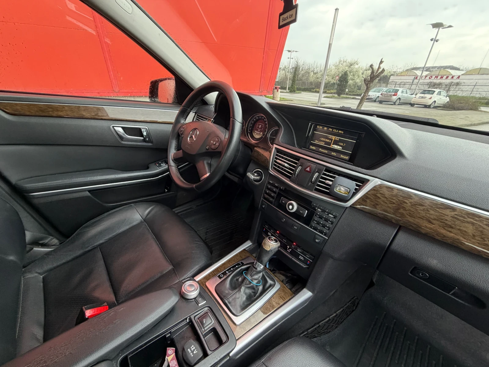Mercedes-Benz E 220 7G* Кожа* Navi* , снимка 9 - Автомобили и джипове - 55624273