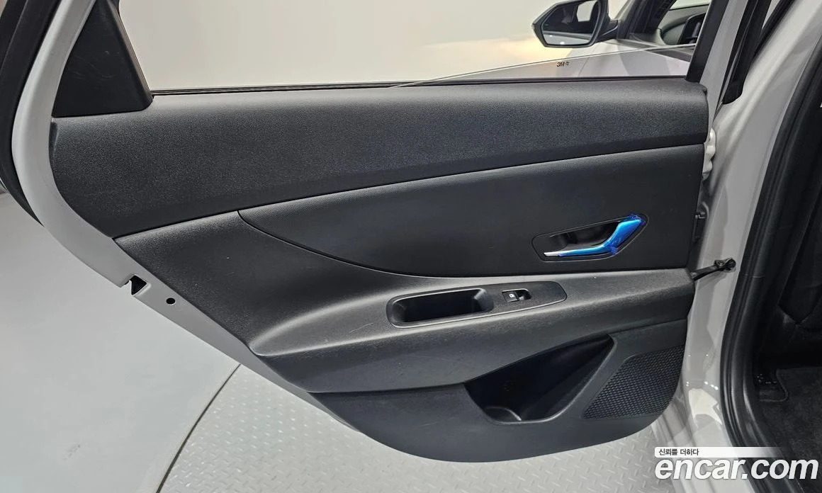 Hyundai Elantra 1.6 LPi Style, снимка 15 - Автомобили и джипове - 55972725