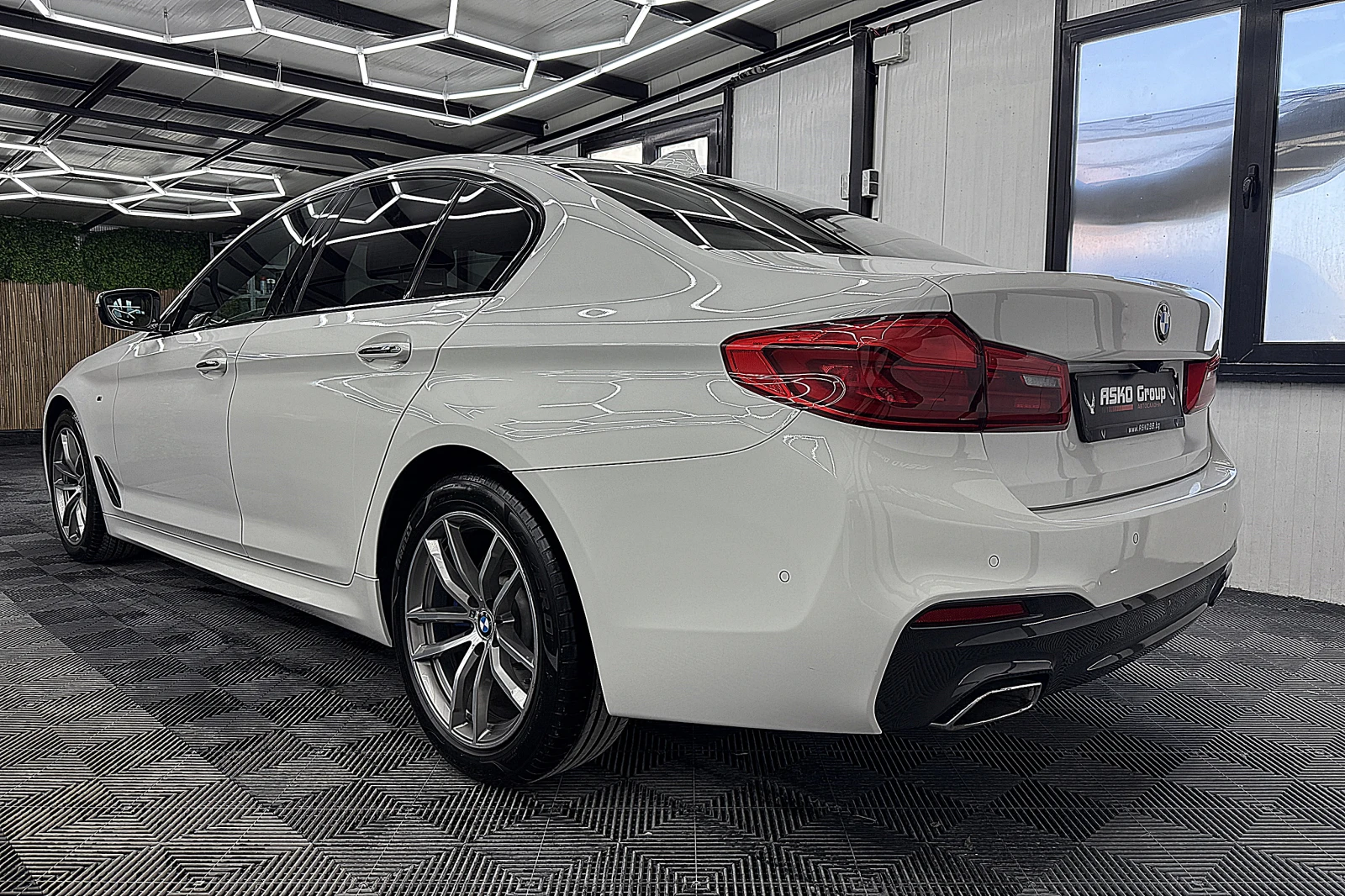 BMW 530 Xdrive/Lazer/M-paket/ГЕРМАНИЯ СОБСТВЕН ЛИЗИНГ, снимка 4 - Автомобили и джипове - 56266667