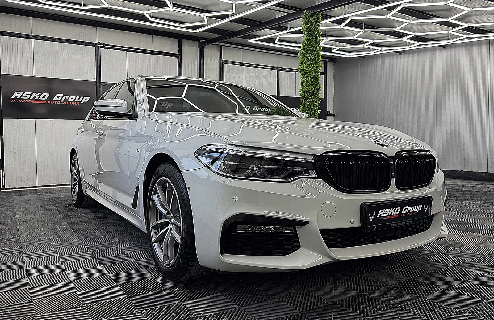 BMW 530 Xdrive/Lazer/M-paket/ГЕРМАНИЯ СОБСТВЕН ЛИЗИНГ, снимка 3 - Автомобили и джипове - 56266667