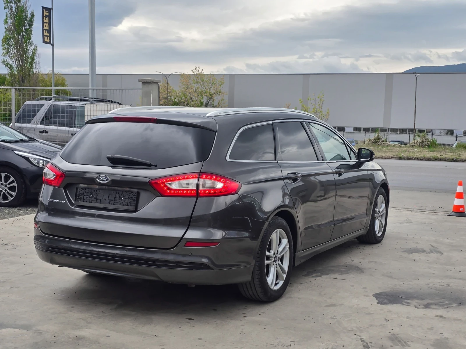 Ford Mondeo Titanium 2.0 TDCi , снимка 4 - Автомобили и джипове - 56278134