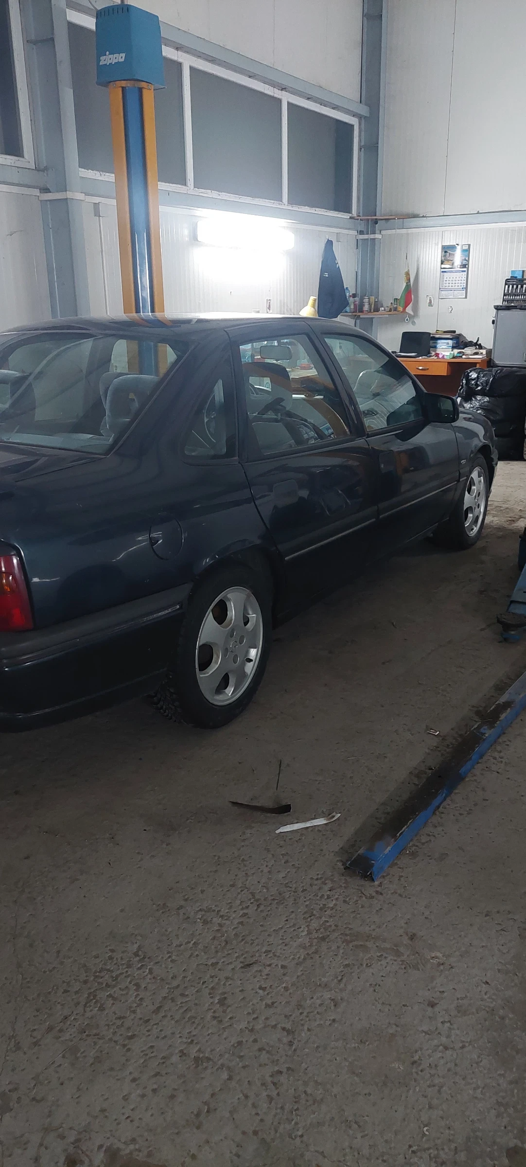 Opel Vectra 2000i CDX, снимка 2 - Автомобили и джипове - 56358174