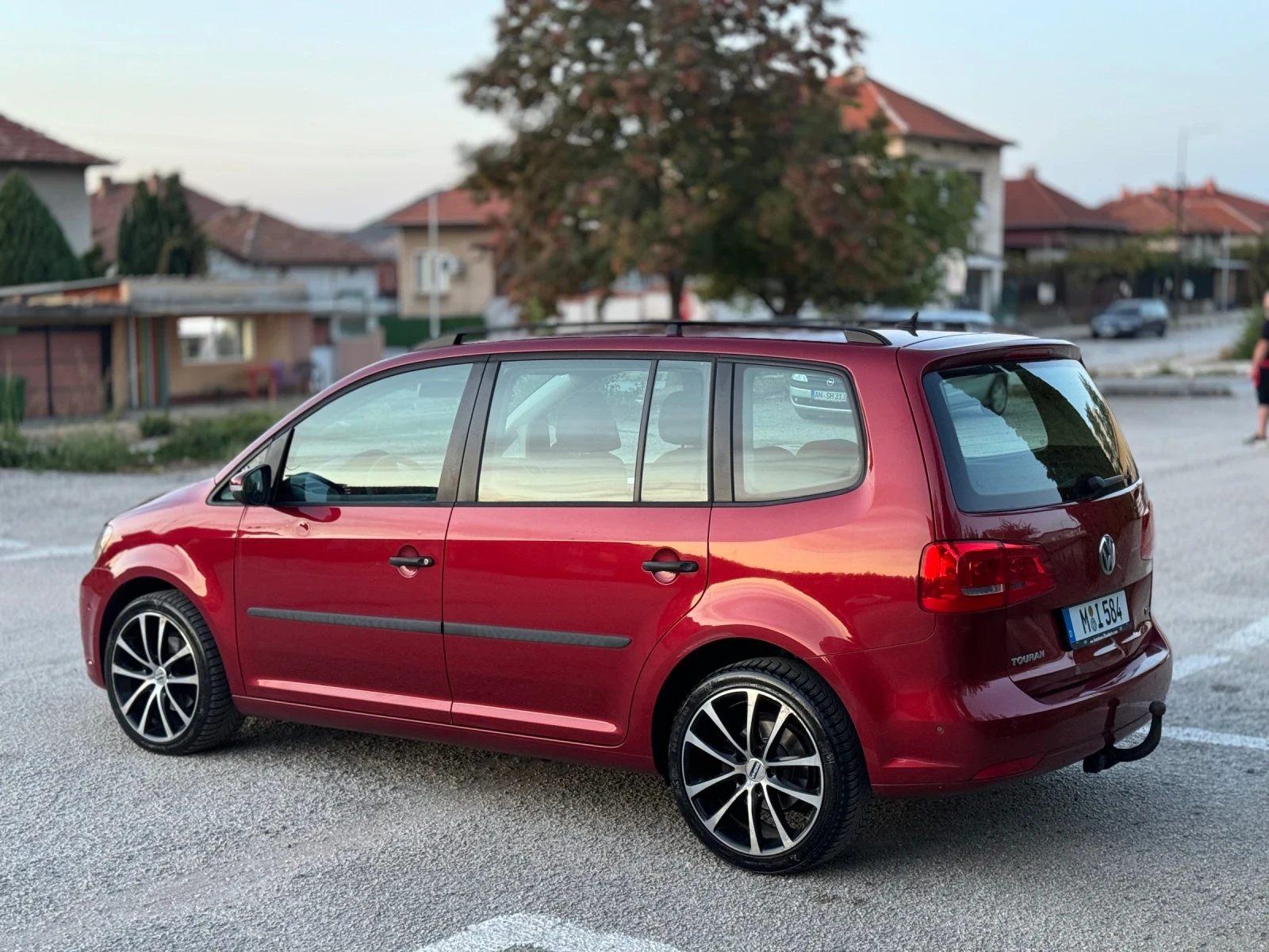 VW Touran, снимка 14 - Автомобили и джипове - 56515879