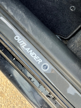 Mitsubishi Outlander 2.4i, снимка 11 - Автомобили и джипове - 45285739