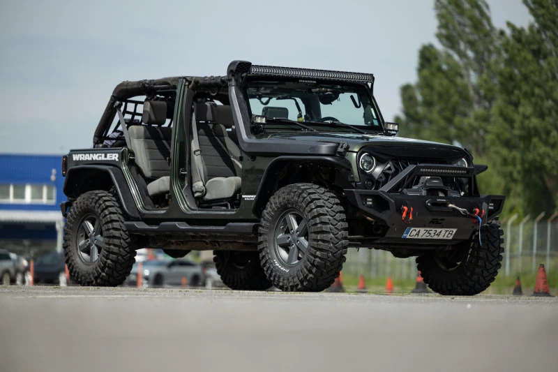 Jeep Wrangler JK, снимка 11 - Автомобили и джипове - 47684049