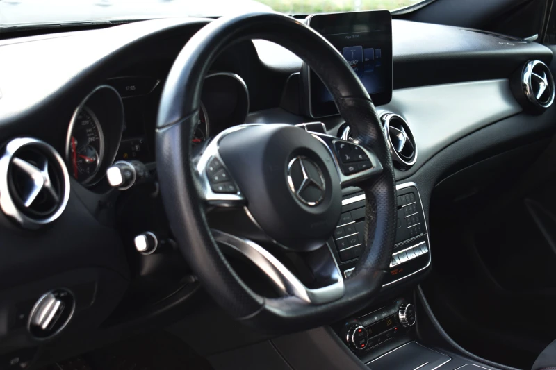 Mercedes-Benz GLA 220 AMG* PANORAMA* H-CARDON* LINE-ASSIST, снимка 9 - Автомобили и джипове - 50561950