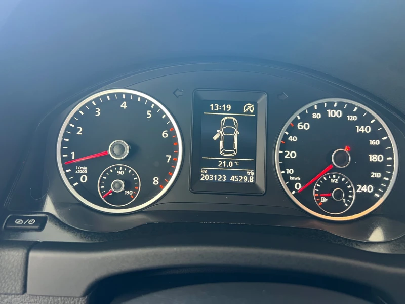 VW Tiguan Германия перфект, снимка 13 - Автомобили и джипове - 51970344