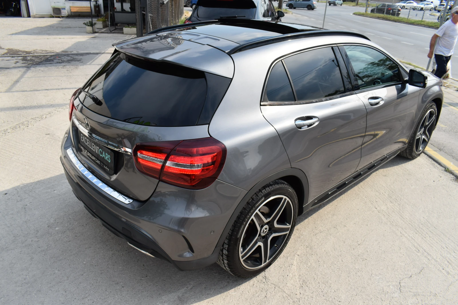 Mercedes-Benz GLA 220 AMG* PANORAMA* H-CARDON* LINE-ASSIST - изображение 5