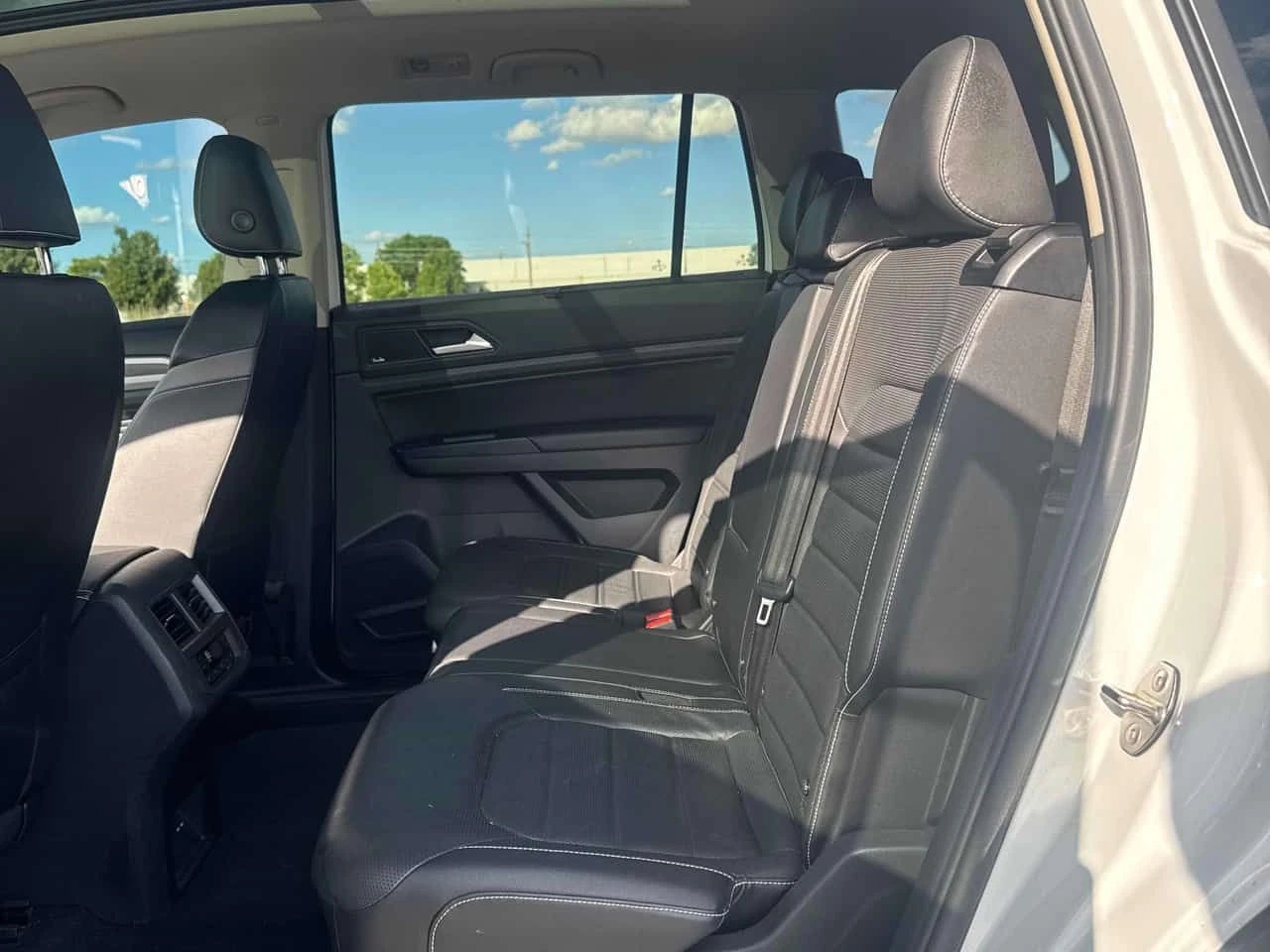 VW Atlas * Execline * CARFAX * 2 КЛЮЧА * ПОДГРЕВИ * KEYLESS, снимка 11 - Автомобили и джипове - 54931295
