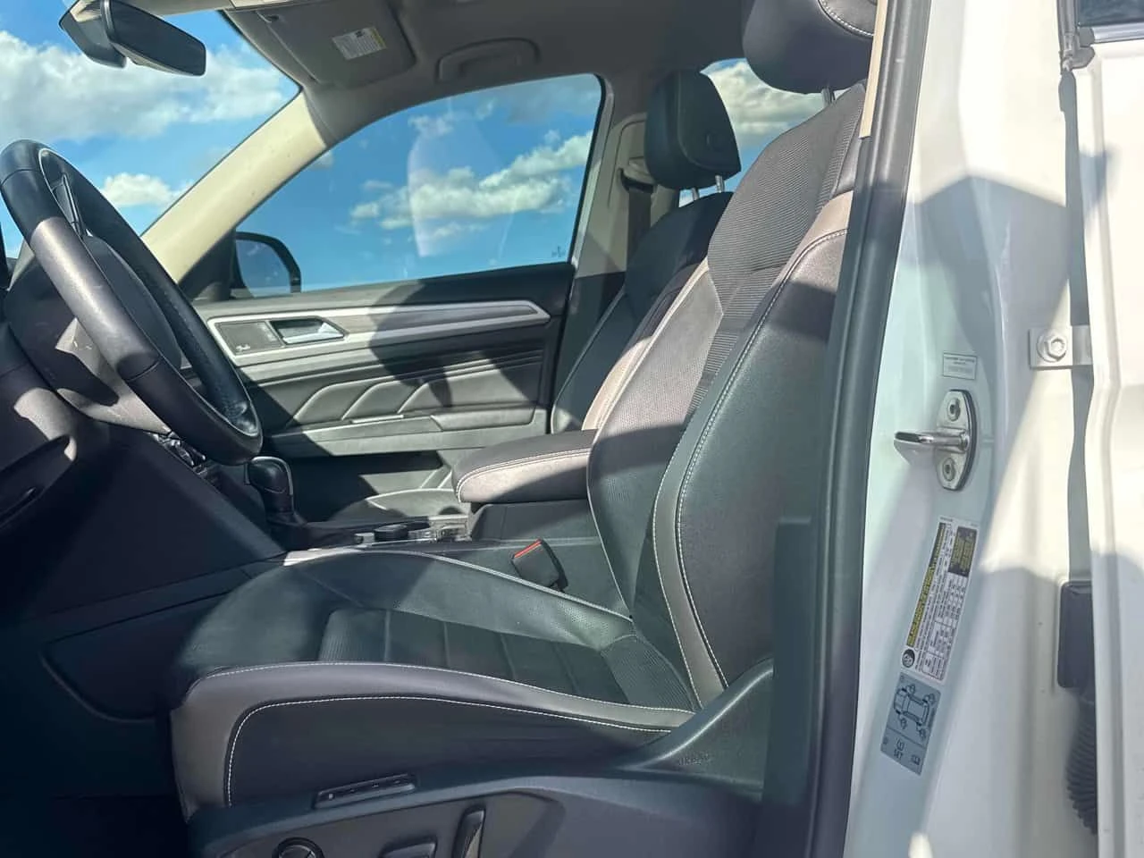 VW Atlas * Execline * CARFAX * 2 КЛЮЧА * ПОДГРЕВИ * KEYLESS, снимка 5 - Автомобили и джипове - 54931295