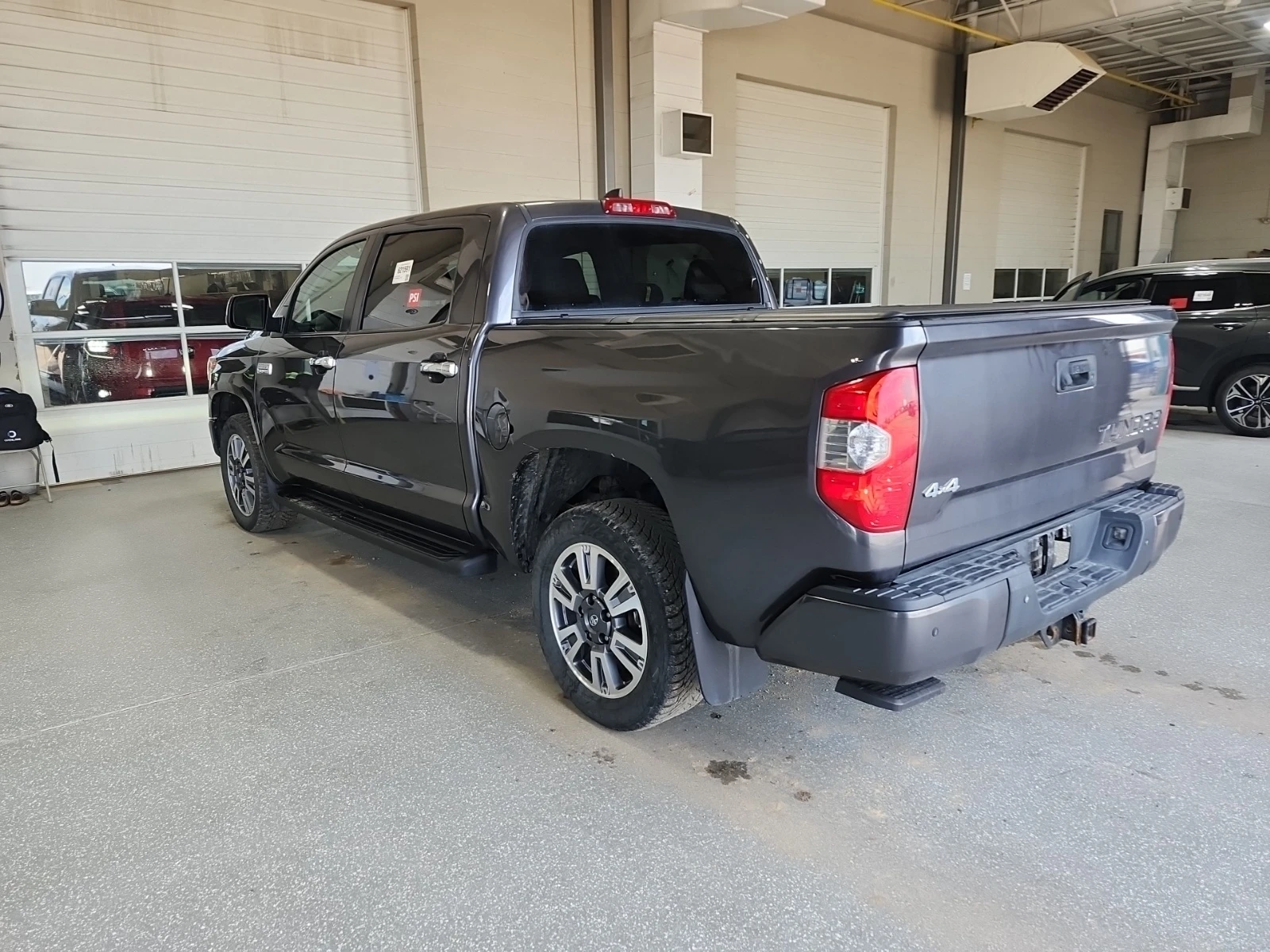 Toyota Tundra 5.7 V8 * PLATINUM * SHORT BED * 4WD * CARFAX * , снимка 5 - Автомобили и джипове - 55305271