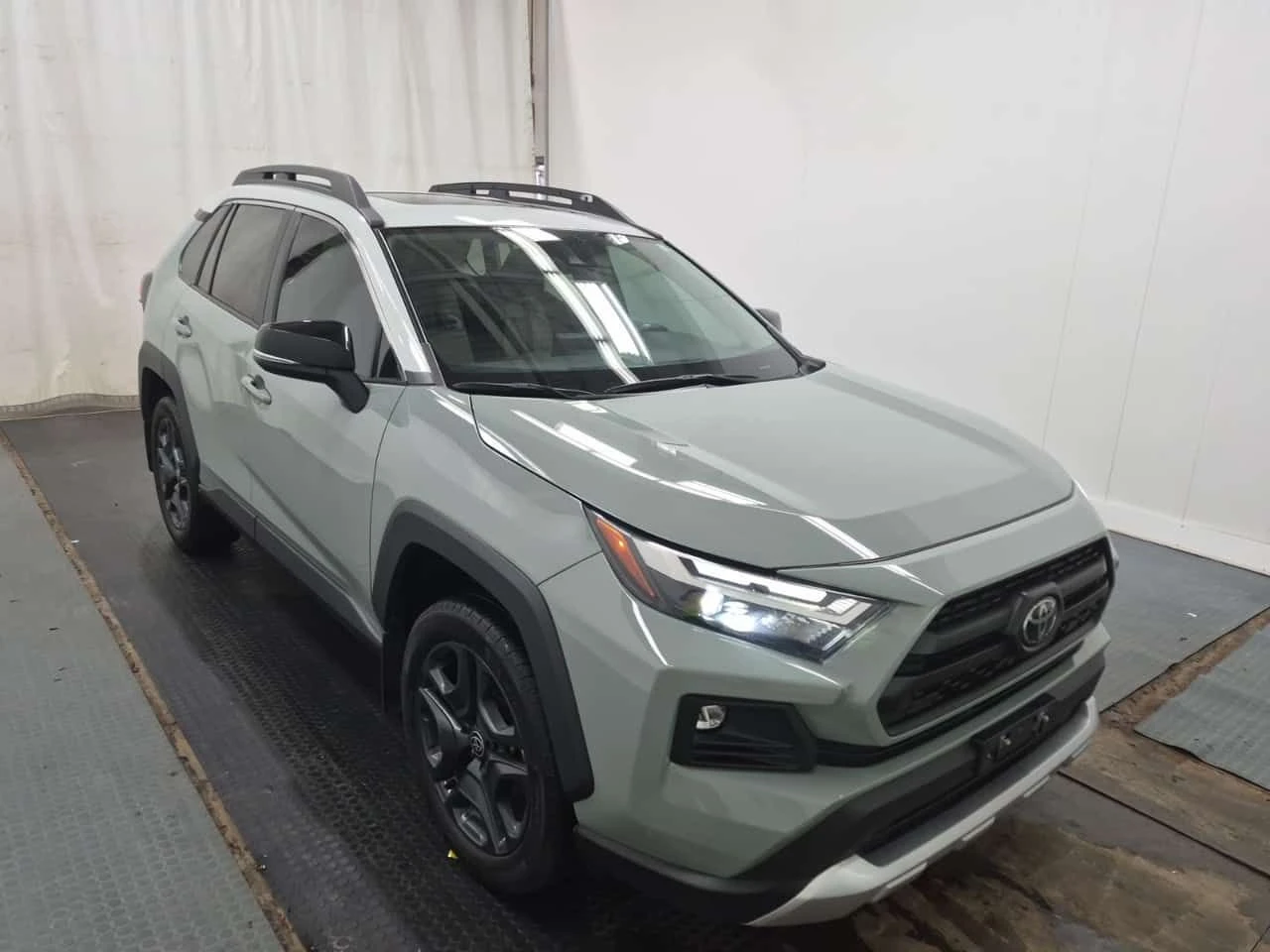 Toyota Rav4 * TRAIL * АВТОКРЕДИТ БЕЗ ПЪРВОНАЧАЛНА ВНОСКА* , снимка 2 - Автомобили и джипове - 55649690