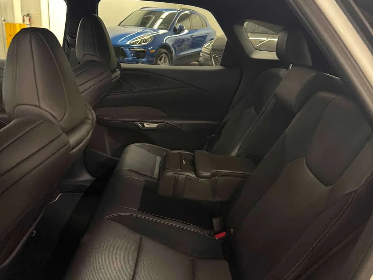 Lexus RX 500h * CARFAX * ОПЦИЯ ЗА ФИНАНСИРАНЕ, снимка 11 - Автомобили и джипове - 55658663