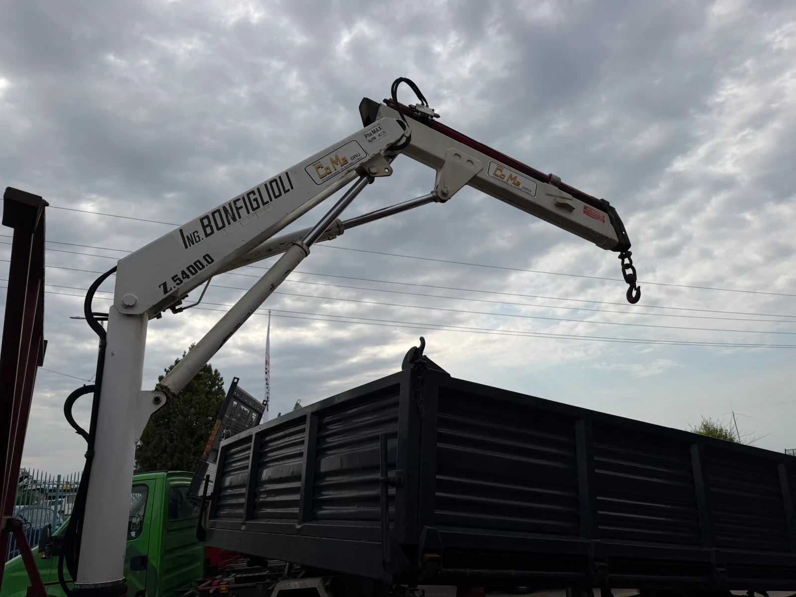 Iveco Eurocargo 100E15* Тристранен самосвал + Кран 3.100kg, снимка 8 - Камиони - 54350864