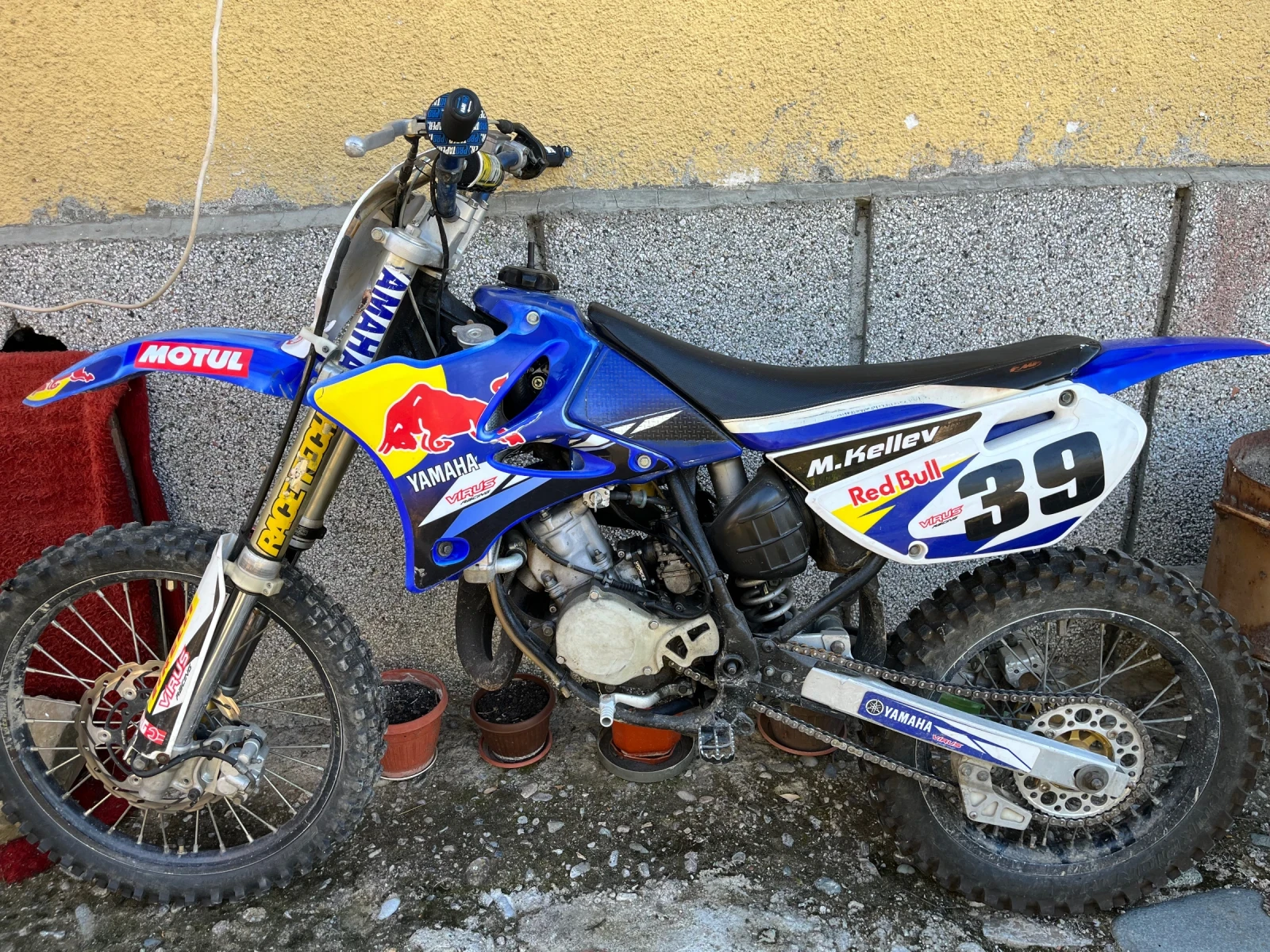 Yamaha Yz Мотора е със спортни доработки. - изображение 4