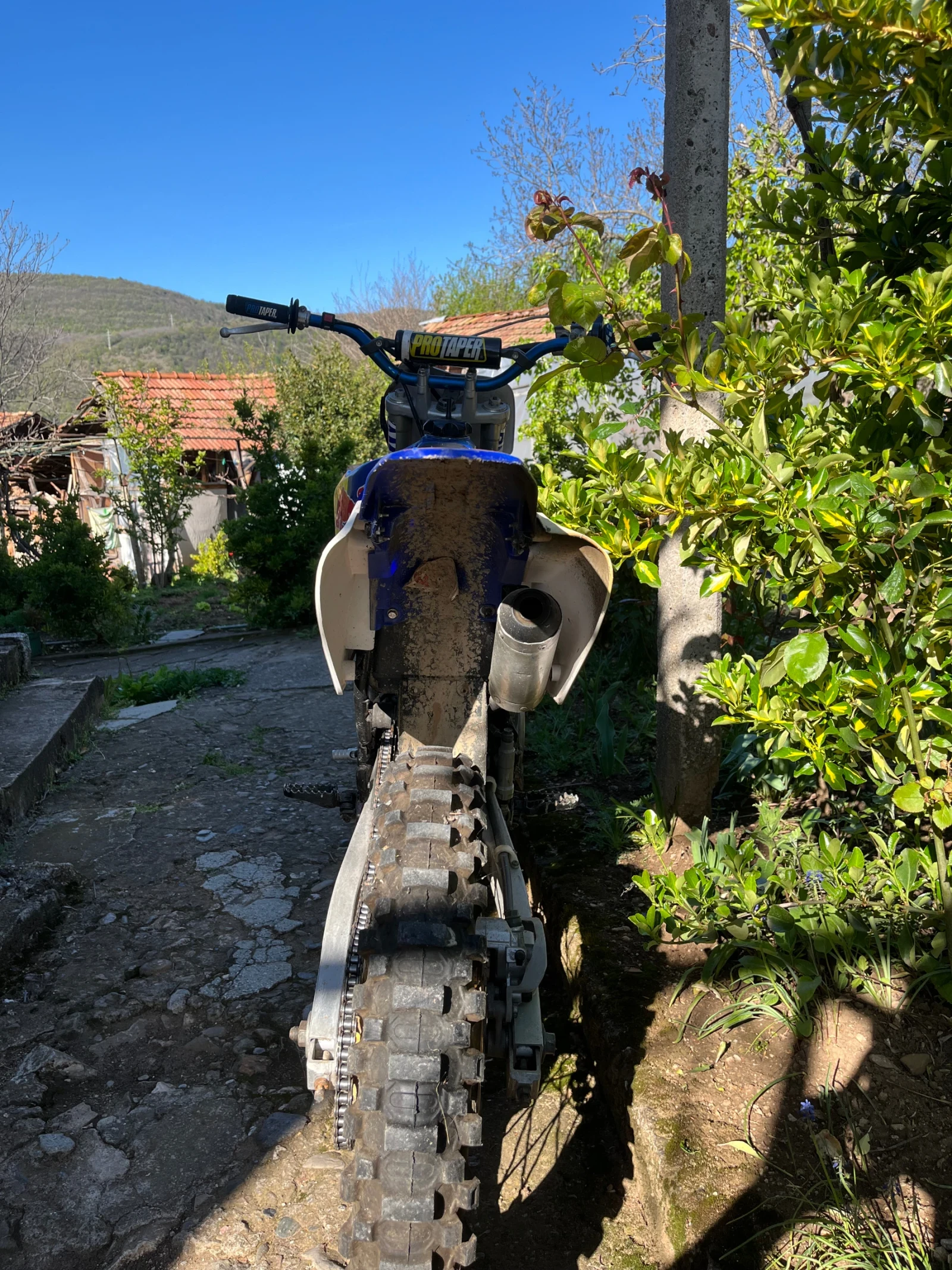 Yamaha Yz Мотора е със спортни доработки. - изображение 2