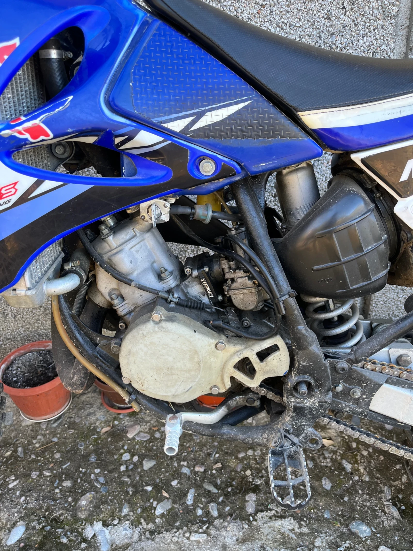 Yamaha Yz Мотора е със спортни доработки. - изображение 6
