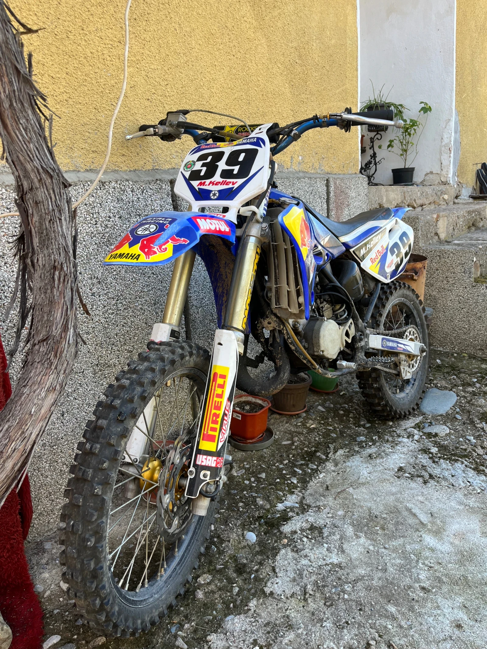Yamaha Yz Мотора е със спортни доработки. - изображение 5