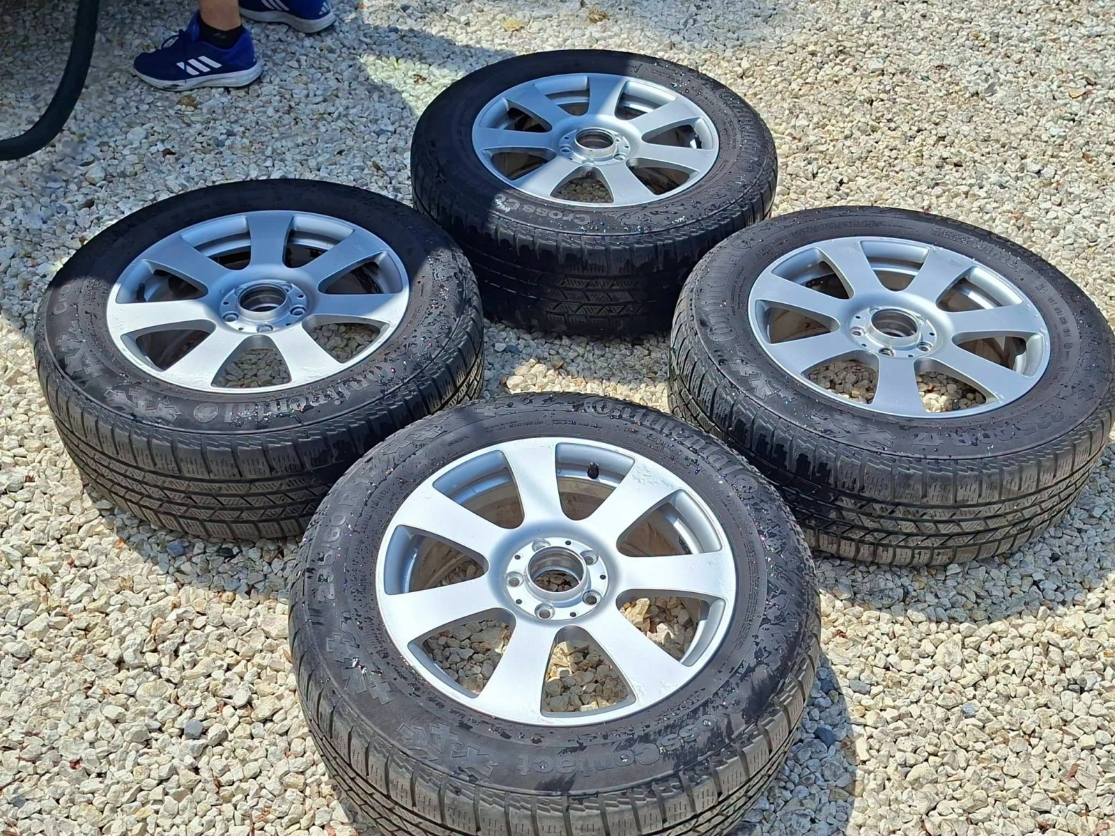 Гуми с джанти Continental 235/60R17