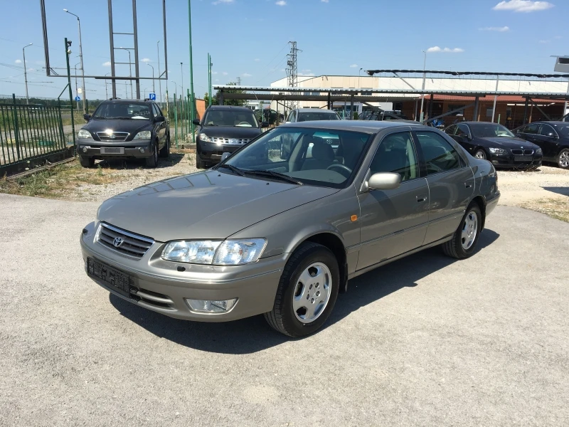 Toyota Camry 2.2GL 131ks FaceLift, снимка 1 - Автомобили и джипове - 37531173