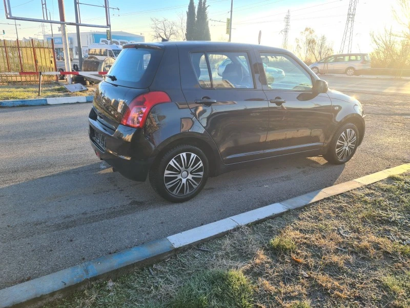 Suzuki Swift 1.3, снимка 4 - Автомобили и джипове - 48024293