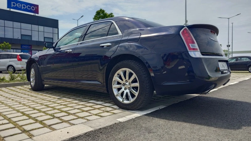 Chrysler 300c, снимка 3 - Автомобили и джипове - 47940618