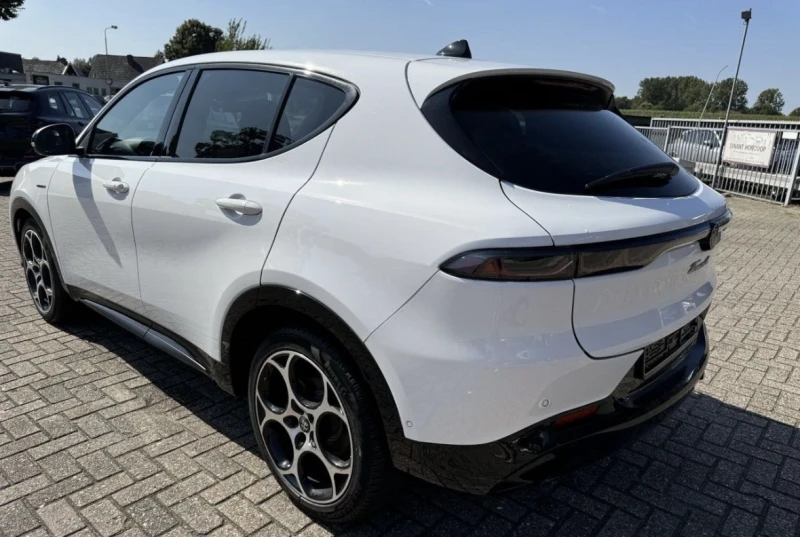 Alfa Romeo Tonale Veloce 1.5 e-Hybrid 160p.s 7-DCT, снимка 4 - Автомобили и джипове - 48511258