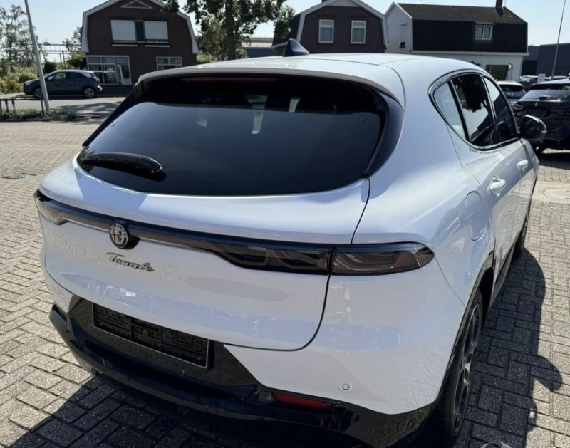 Alfa Romeo Tonale Veloce 1.5 e-Hybrid 160p.s 7-DCT, снимка 2 - Автомобили и джипове - 48511258