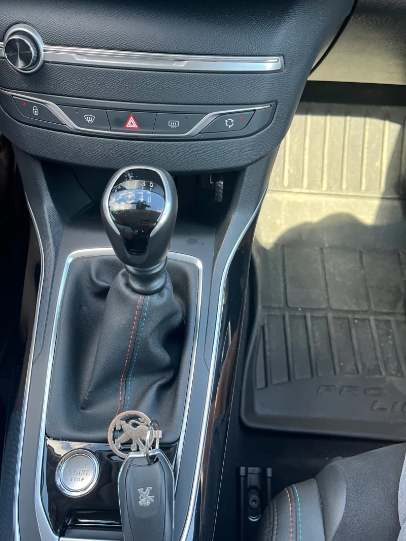 Peugeot 308, снимка 8 - Автомобили и джипове - 52542357