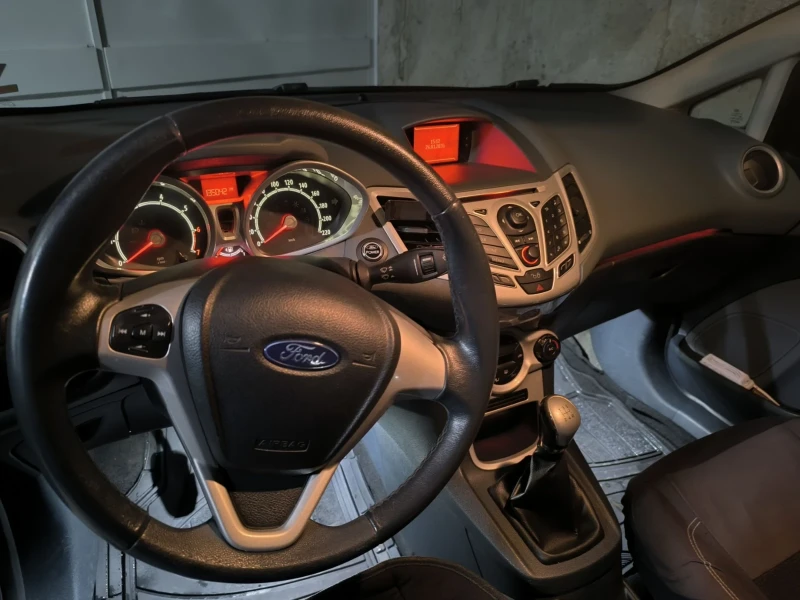 Ford Fiesta Титаниум 1.25 82к.с. Регистриран, снимка 6 - Автомобили и джипове - 53214205