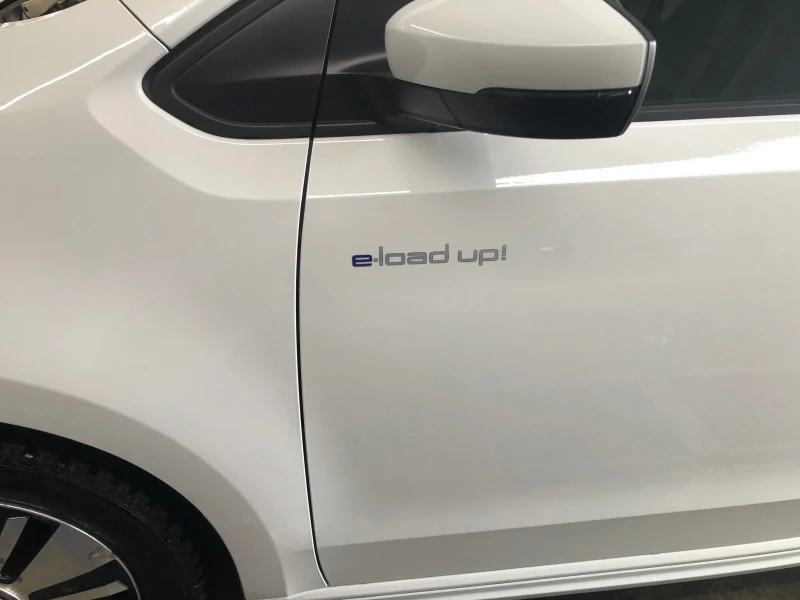 VW Up, снимка 11 - Автомобили и джипове - 53582300