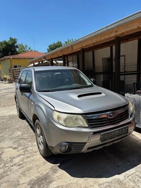 Subaru Forester, снимка 1 - Автомобили и джипове - 45912817