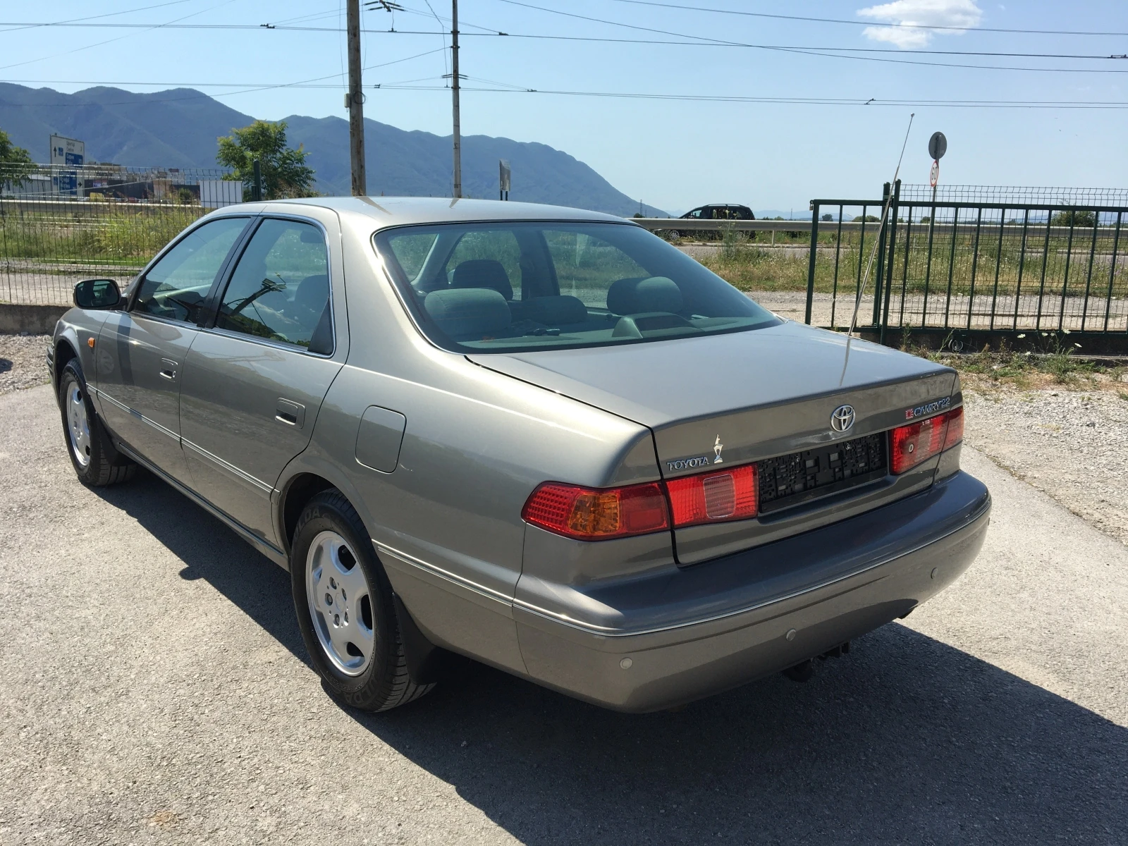 Toyota Camry 2.2GL 131ks FaceLift - изображение 7