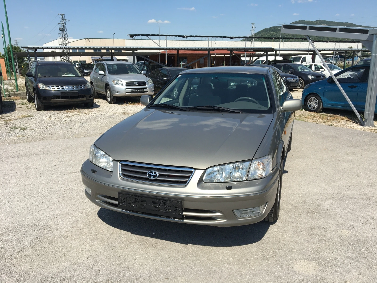 Toyota Camry 2.2GL 131ks FaceLift - изображение 2