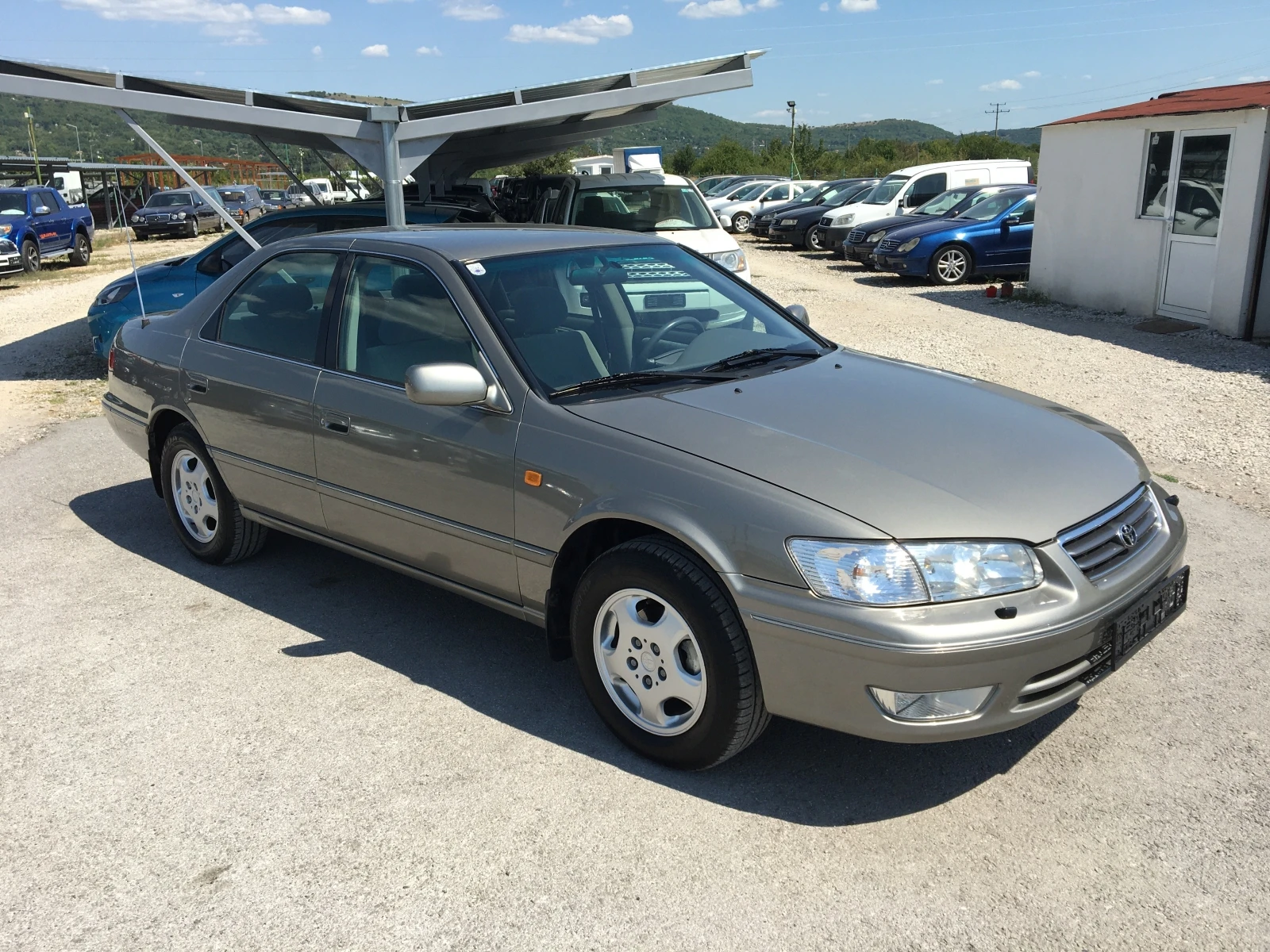 Toyota Camry 2.2GL 131ks FaceLift - изображение 4