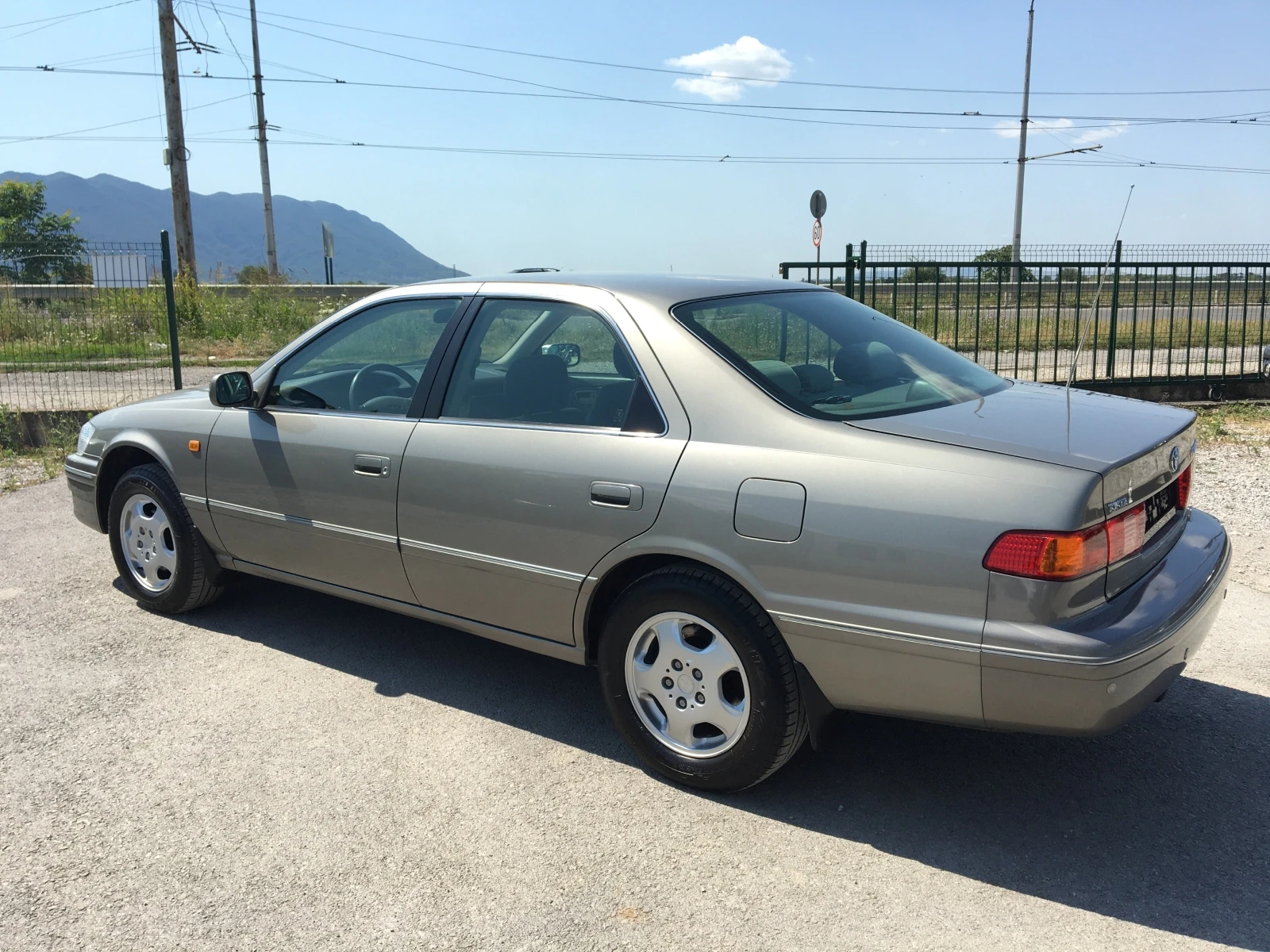 Toyota Camry 2.2GL 131ks FaceLift - изображение 8