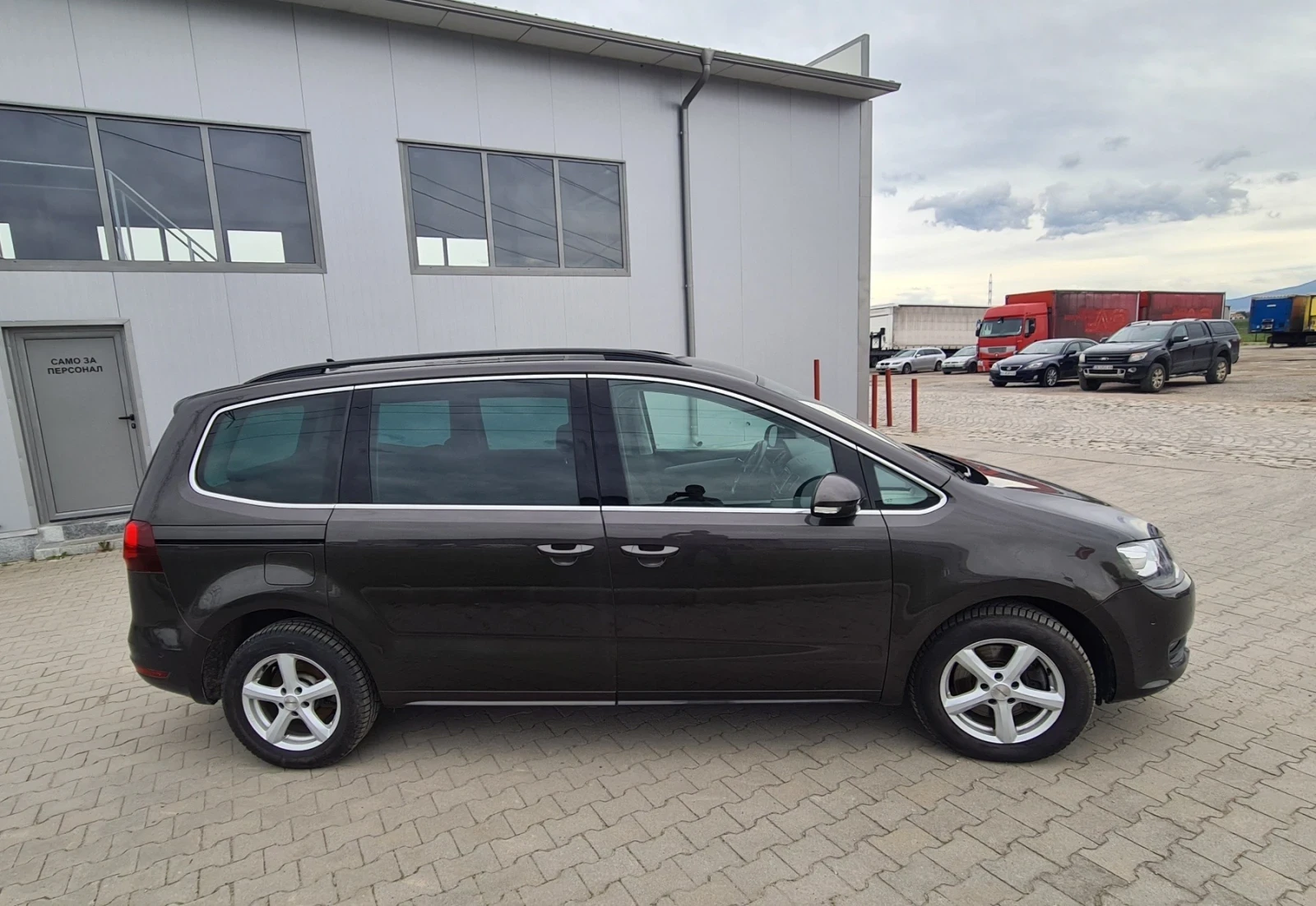 VW Sharan 2.0TDi/4 MOTiON/DSG/NAVi/ SWiSS !! - изображение 9