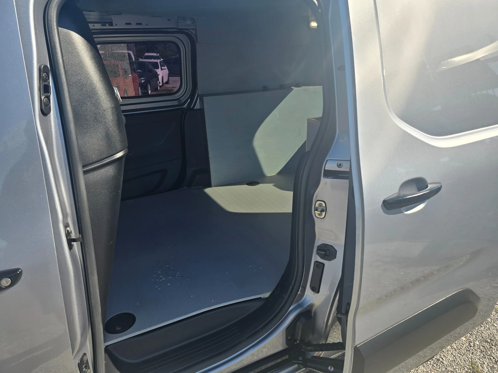 Peugeot Partner 1.5HDI-131k.c-AVTOMATIC-XL-MAXI--FACE-NAVI - изображение 10