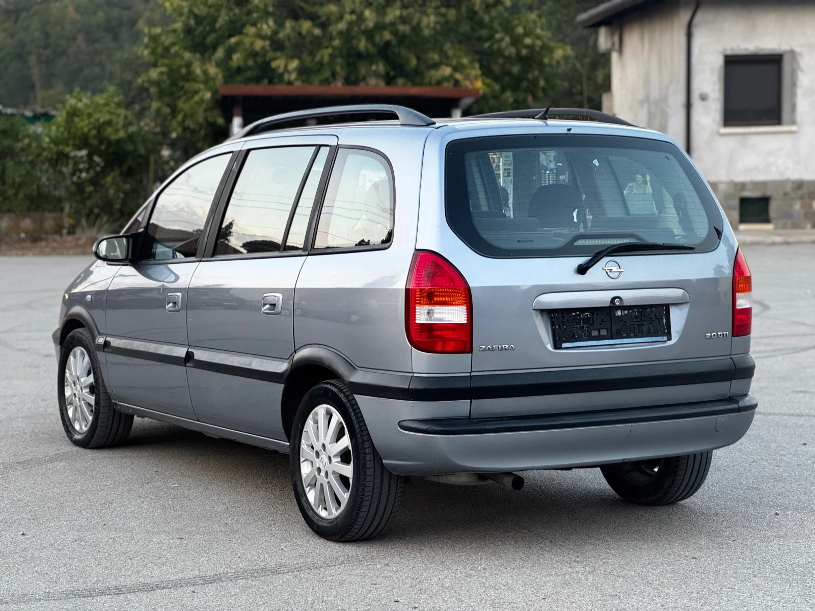 Opel Zafira 2.0DTI Фейс - изображение 4