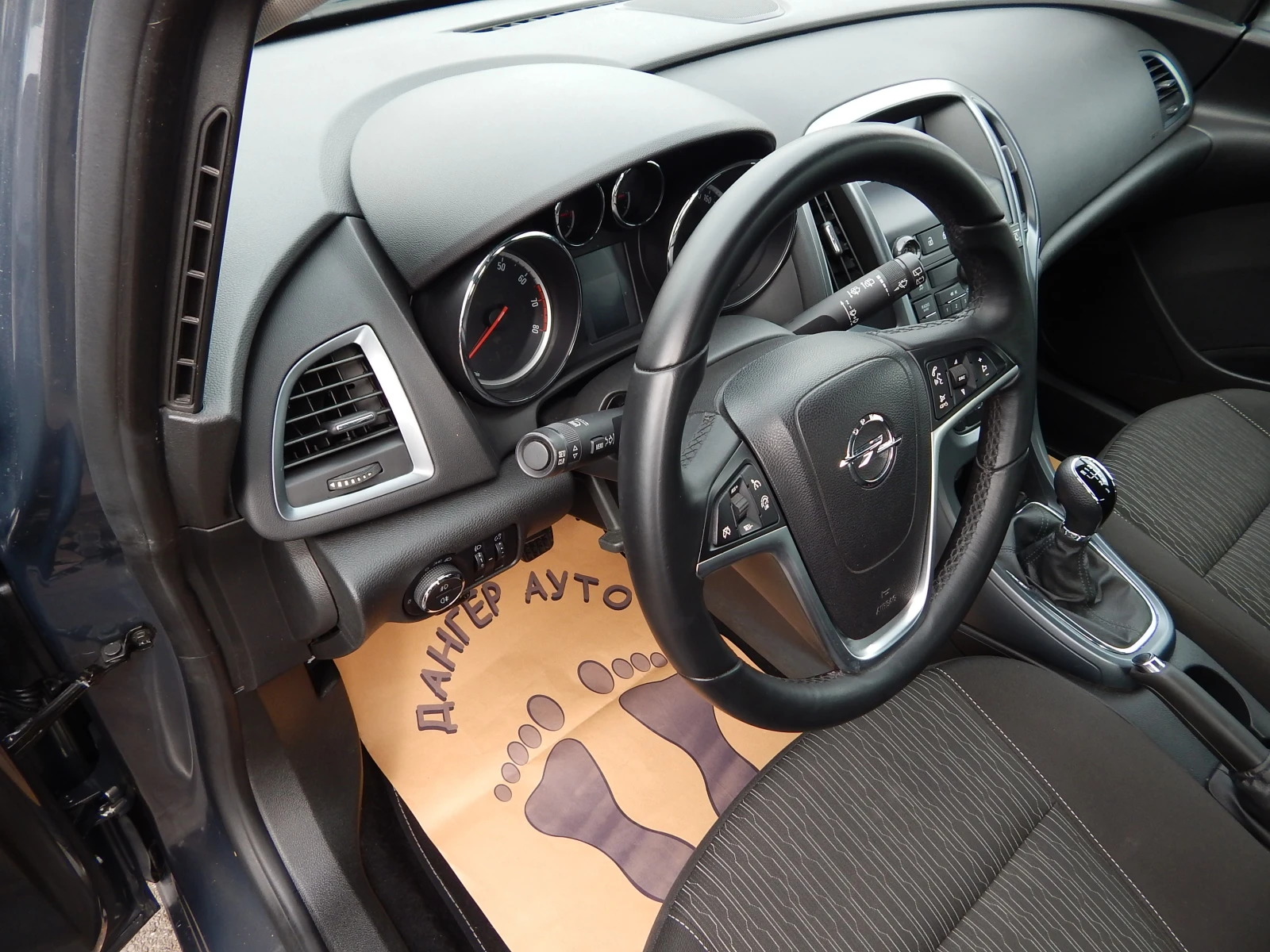 Opel Astra 1.4i* ГАЗ* ЕВРО5В*  - изображение 9