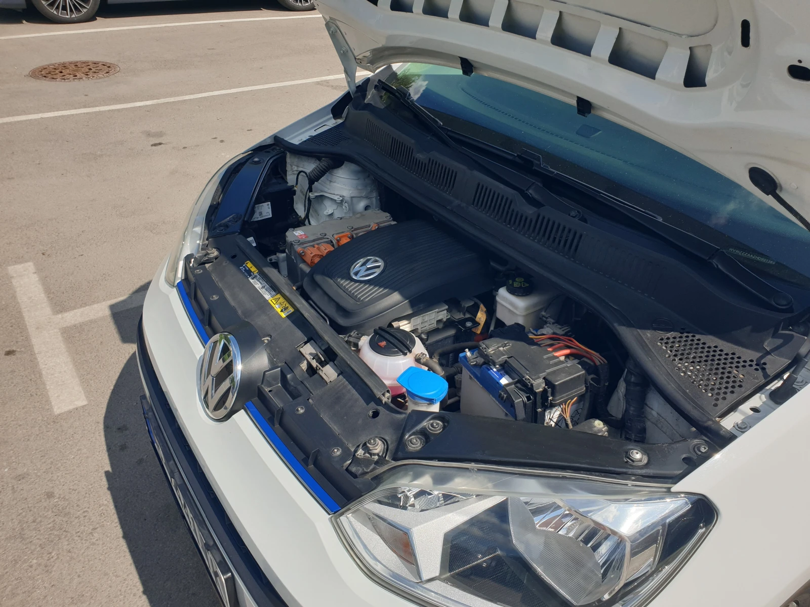 VW Up, снимка 13 - Автомобили и джипове - 54785759