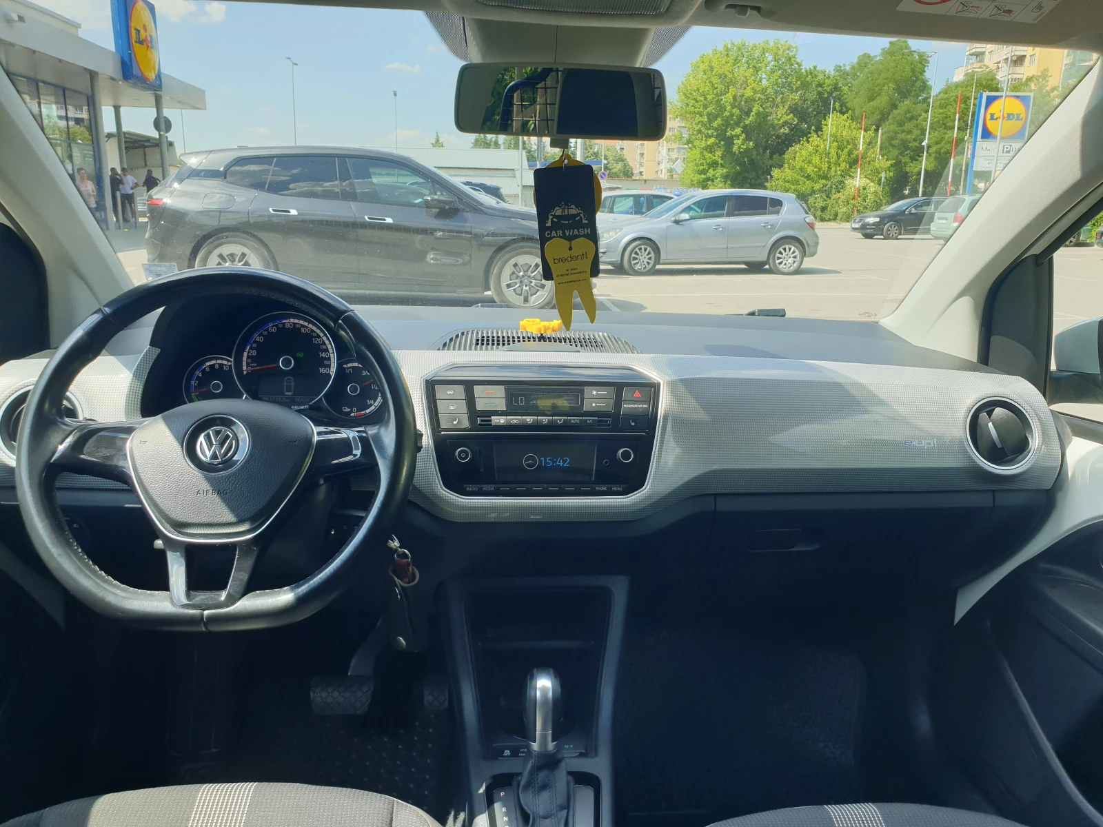 VW Up, снимка 8 - Автомобили и джипове - 54785759