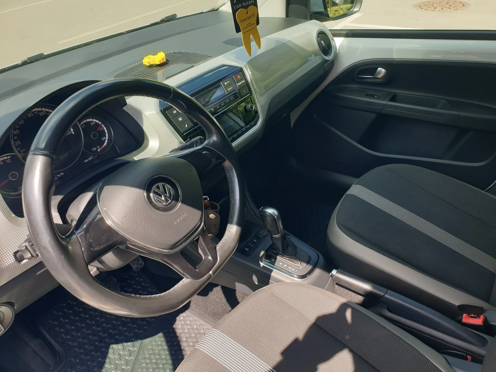 VW Up, снимка 9 - Автомобили и джипове - 54785759