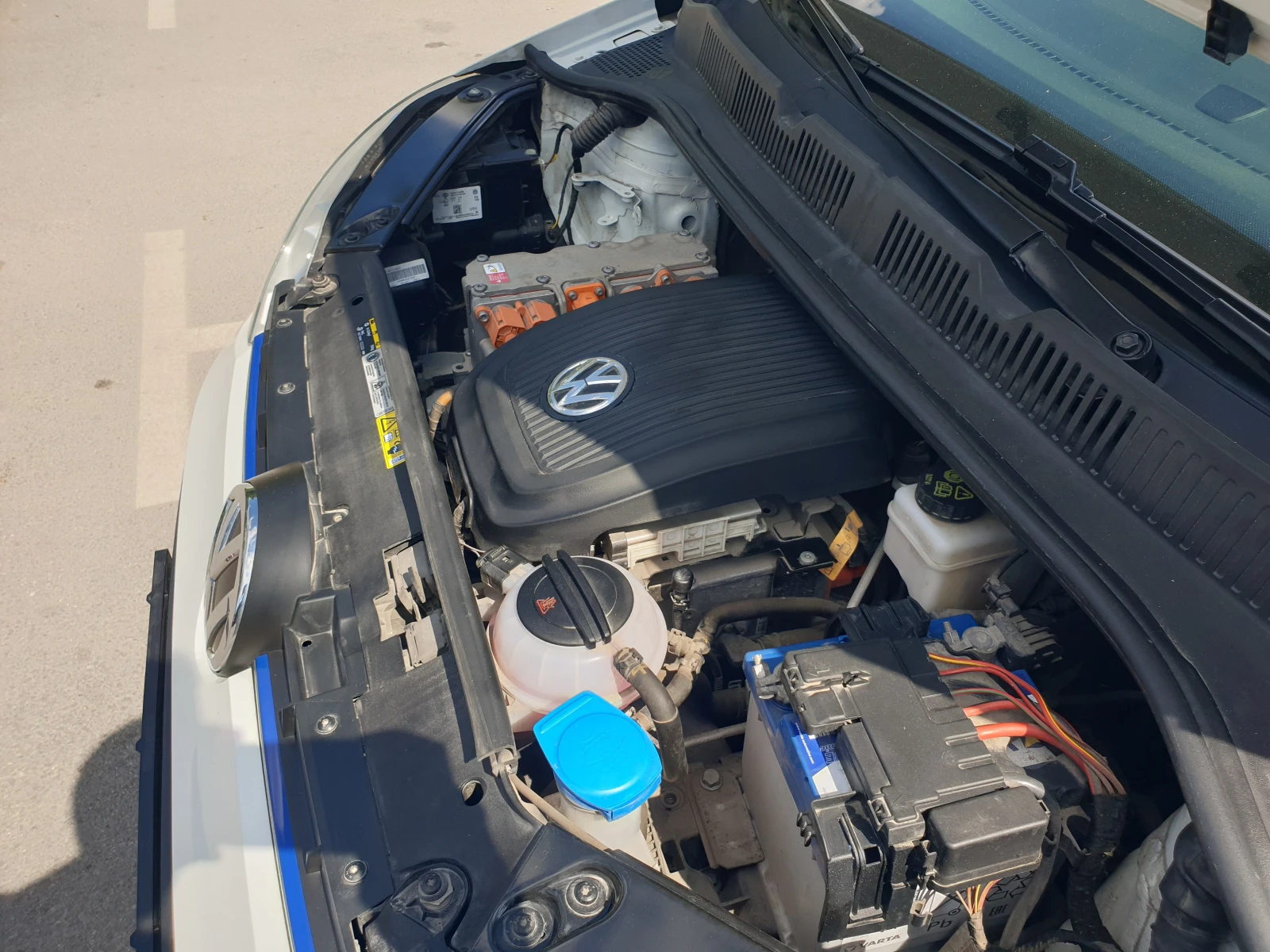 VW Up, снимка 11 - Автомобили и джипове - 54785759