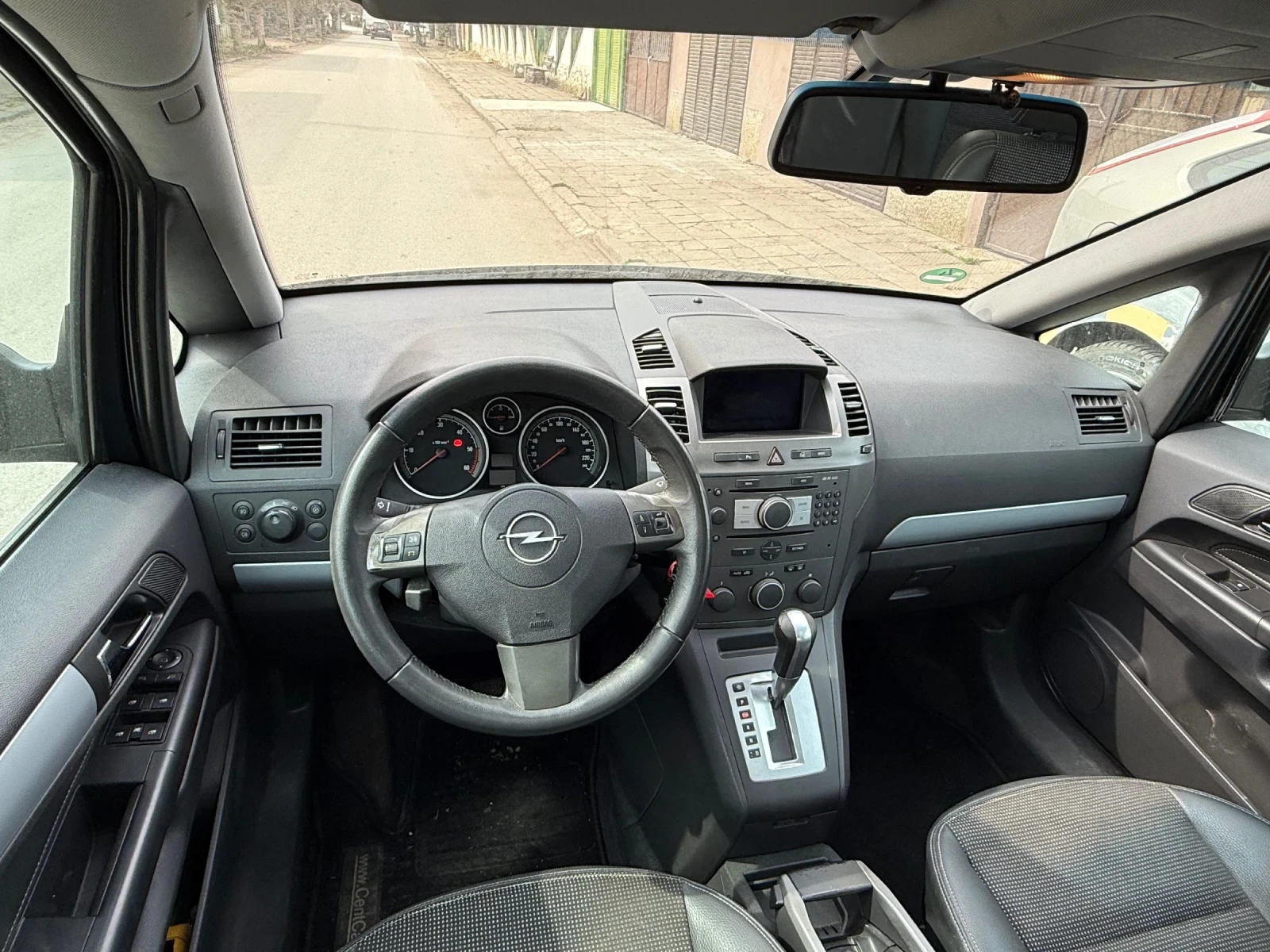 Opel Zafira 1.9CDTI 150hp Germany Automatic, снимка 5 - Автомобили и джипове - 53923523