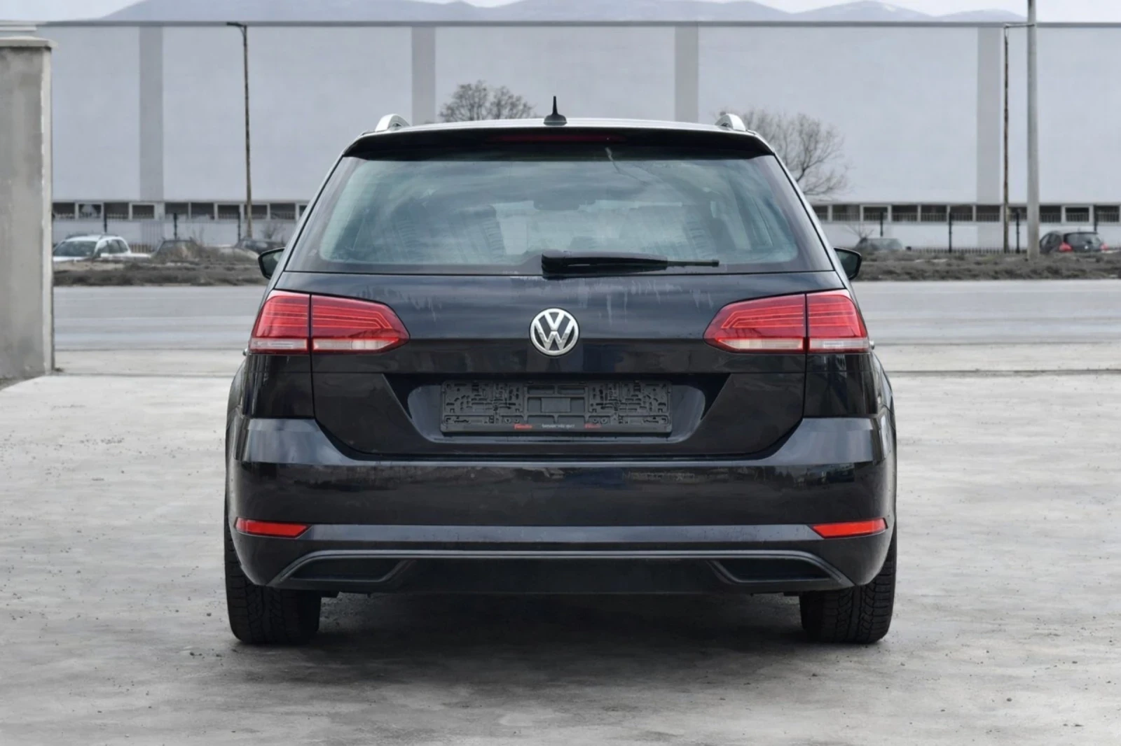 VW Golf 7 1.6 TDI , снимка 2 - Автомобили и джипове - 53945903