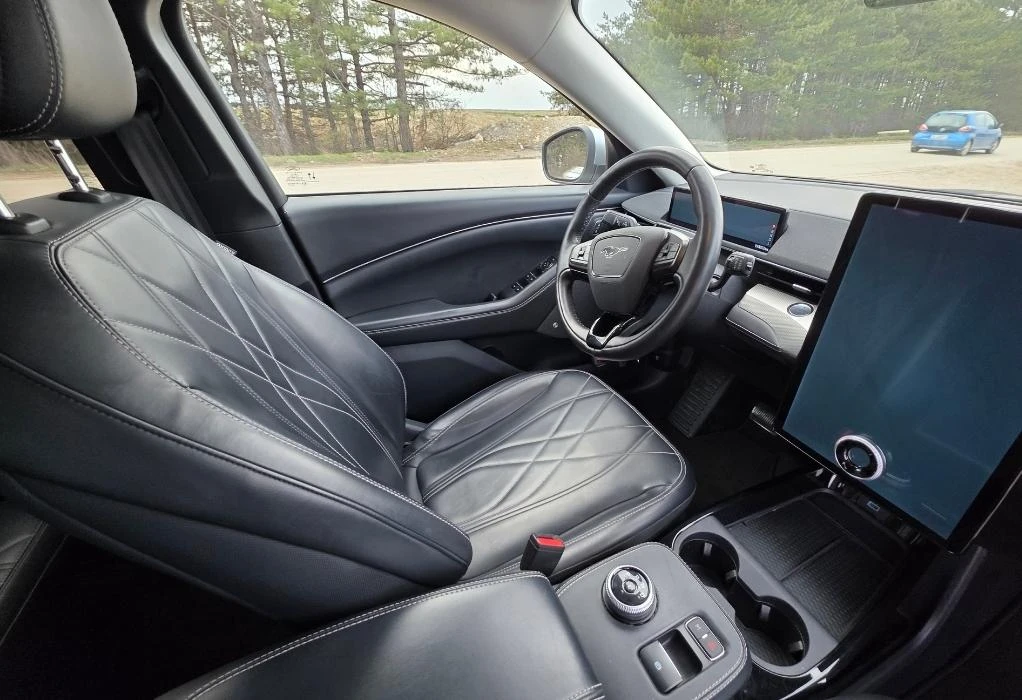 Ford Mustang Mach-E Уникат, Лизинг, снимка 15 - Автомобили и джипове - 53968386