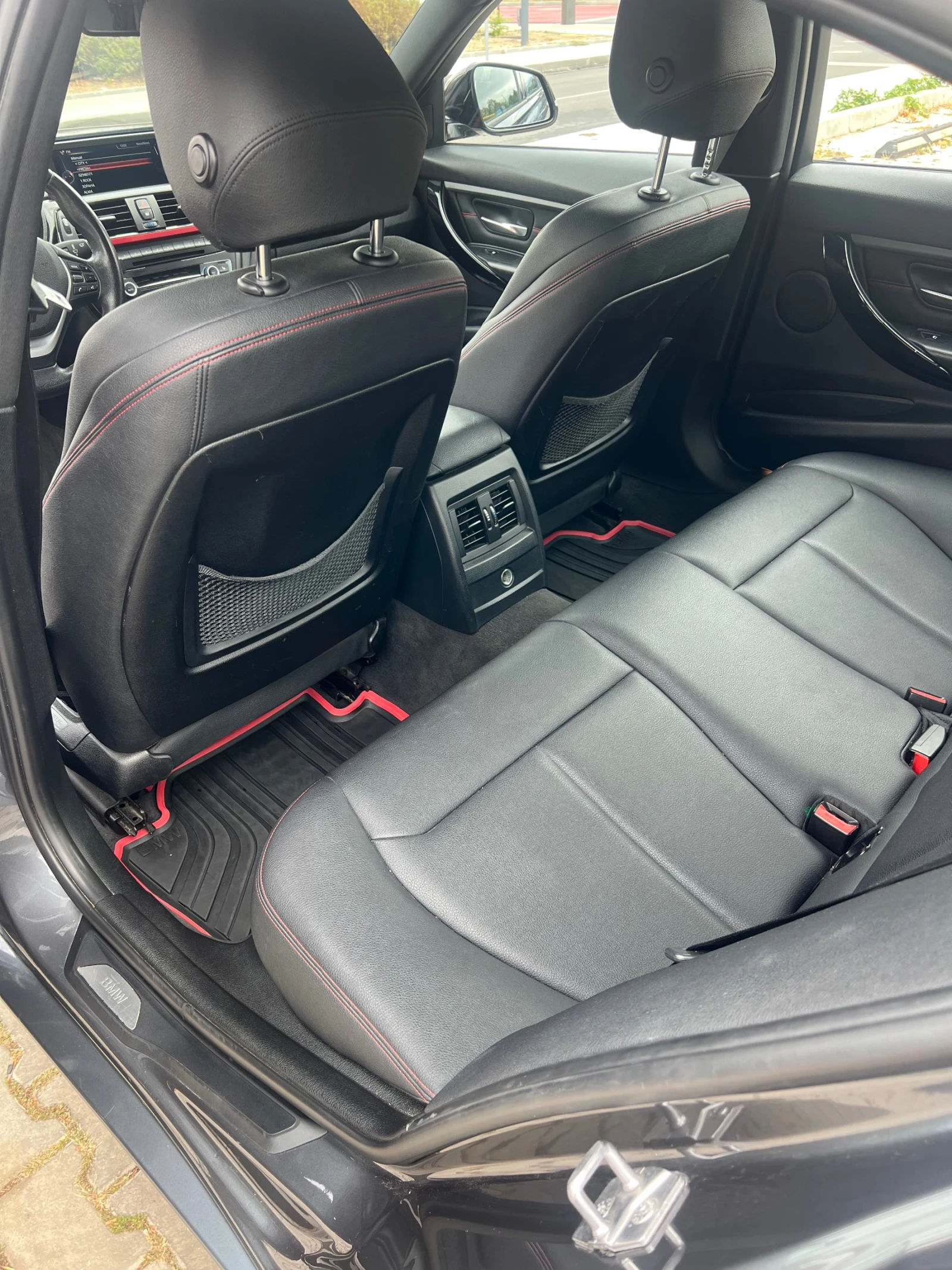 BMW 320, снимка 13 - Автомобили и джипове - 54109351