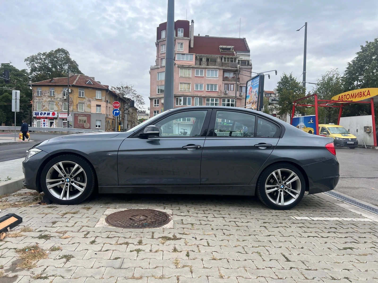 BMW 320, снимка 6 - Автомобили и джипове - 54109351