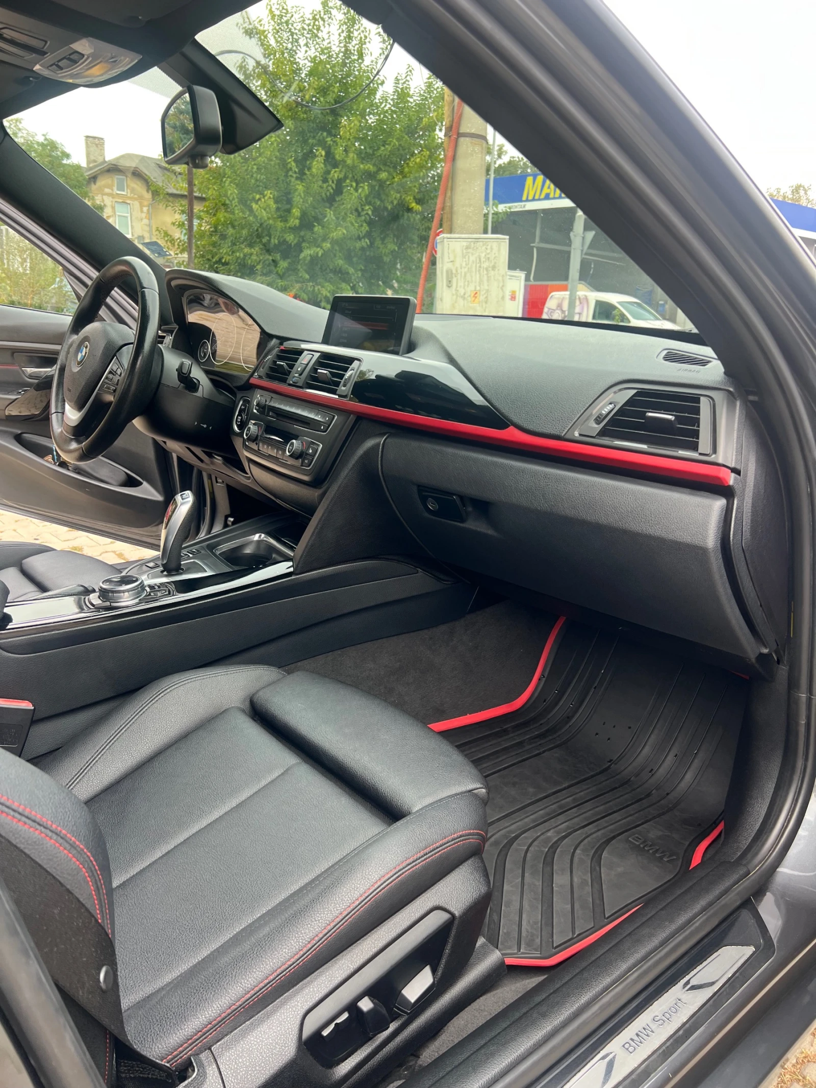 BMW 320, снимка 12 - Автомобили и джипове - 54109351